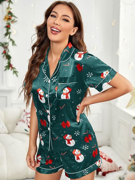 Christmas Night Outfit, Satin Pj Set, Pyjama Satin, Cute Sleepwear, How To Dress A Bed, Christmas Pajama Set, Short Pj Set, Jeans Casual, Womens Pyjama Sets