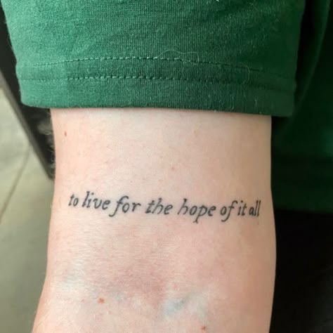 Tattoo Tulip, Taylor Swift Tattoo, Prettiest Celebrities, Inspiration Tattoo, 4 Tattoo, Tattoos Geometric, Dainty Tattoos, Subtle Tattoos, Little Tattoos