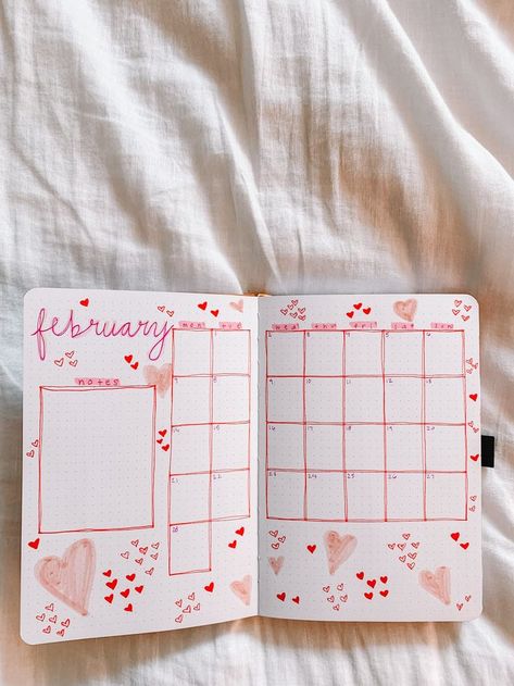 Valentine Day Calendar, Valentine Calendar, Calendar Themes, Bullet Journal Headers, February Bullet Journal, Bullet Journal Ideas Templates, Creating A Bullet Journal, Bullet Journal Paper, Bulletin Journal Ideas