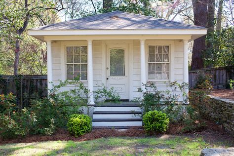 Small Front Porch Ideas Curb Appeal, House With Front Porch, Cubby House Ideas, The Lettered Cottage, Lettered Cottage, Southern Style House, Front Gardens, Cozy Den, Front Porch Ideas Curb Appeal