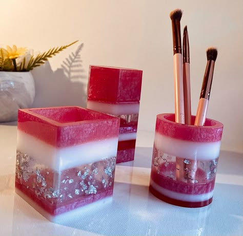 Resin Pencil Holder, Resin Pen Holder, Resin Jar Ideas, Resin Containers, Fun Drinking Games, Unique Wedding Cards, Brush Holders, Resin Crafts Tutorial, Small Business Packaging Ideas