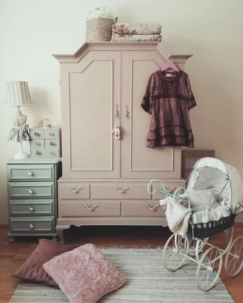 Nursery Wardrobe Ideas, Vintage Princess Room, Nursery Armoire, Nursery Wardrobe, Kids Armoire, Vintage Armoire, Painted Armoire, Diy Kids Furniture