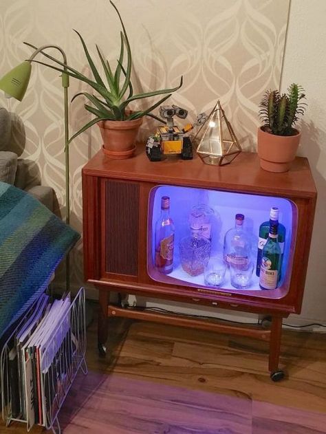 Old Tv Cabinet, Wall Panel Ideas, Panel Ideas, Interior Vintage, Wooden Wall Panels, Bedroom Wall Decor, Spark Joy, Vintage Tv, Vintage Room