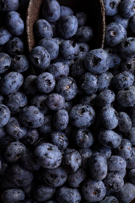 blue berries in close up photography photo – Free Blueberry Image on Unsplash Blueberry Images, Blue Berries, Fruit Wallpaper, Close Up Photography, Healing Food, Download Free Images, Perfect Food, Photography Photos, Blueberries