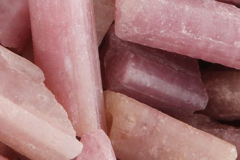 Pink Tourmaline Meaning Tourmaline Meaning, Crystals Meanings, Deserve To Be Loved, Mental Healing, Cleansing Stones, Red Tourmaline, Ruby Fuchsite, Chemical Formula, Beautiful Stones