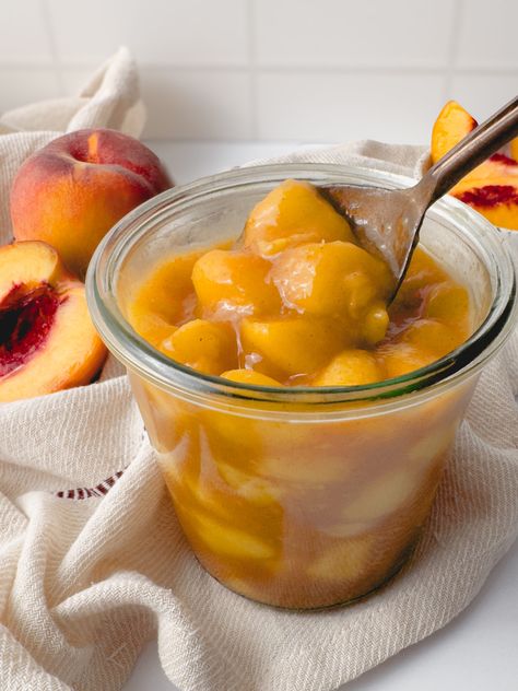 Peach Compote - Peach Shortcake, Summer Fruit Recipes, Peach Compote, Spiced Peaches, Brunch Cake, Compote Recipe, Cheesecake Toppings, Fruit Compote, Canned Peaches