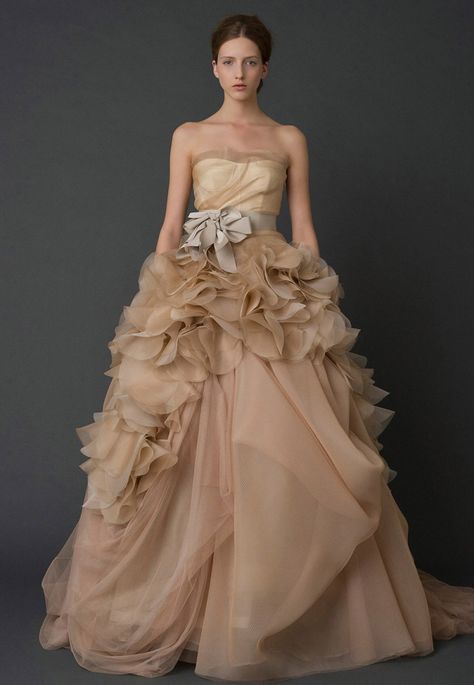 10 iconic Vera Wang wedding gowns to ... Organza Wedding Dress Ballgown, Vera Wang Wedding Gowns, Vera Wang Bridal, Vera Wang Wedding, Wedding Dresses Vera Wang, Gold Wedding Dress, Gold Bridesmaid Dresses, Designer Bridesmaid Dresses, Dress Colour