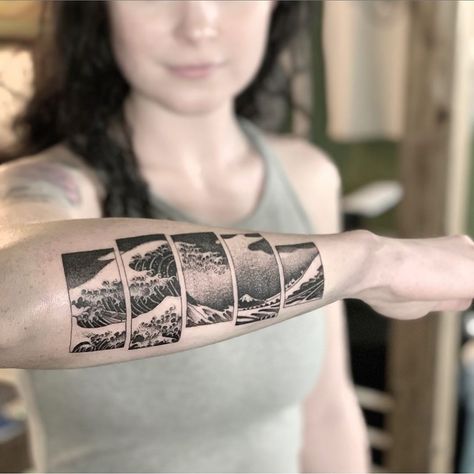 三ヶ町 彫ぺこ Horipeco on Instagram: “Hokusai wave” Hokusai Tattoo, Art Installations, Installation Art, Geometric Tattoo, Photo And Video, Tattoos, On Instagram, Quick Saves, Instagram