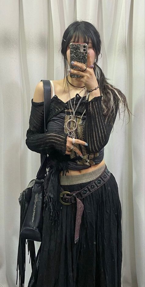 Goth Subversive Fashion, Edgy Fairy Aesthetic, Goth Fairy Aesthetic Outfit, Fairy Punk Outfits, Dark Fairy Style, Fairy Goth Outfit, Goth Fairy Aesthetic, Tvd Twilight, Fairy Aesthetic Outfit