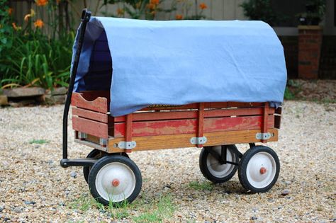 Tidy Brown Wren, bringing order to your nest: How to make a covered wagon Diy Covered Wagon, Covered Wagon Project, Wagon Floats, Pioneer Wagon, Kids Wagon, Pioneer Day, Western Theme Party, Radio Flyer, Covered Wagon