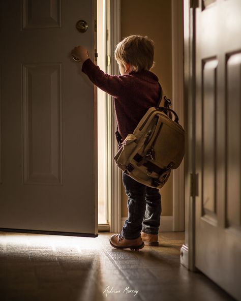 I Captured Stories Of My Family Enjoying The Great Indoors 1st Day Of School Pictures, Kindergarten Photos, First Day Of School Pictures, Back To School Pictures, Kind Photo, School Portraits, Affinity Photo, School Photography, 1st Day Of School