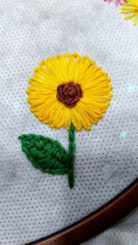 #sunflower #flower #sun#beutifull #yallow Simple Sunflower Embroidery, Sun Flower Embroidery Easy, Small Sunflower Embroidery, Aesthetic Amarillo, Flower Embroidery Easy, Yellow Embroidery Flower, Embroidered Sunflowers Patterns, Bow Sights, Embroidery Easy