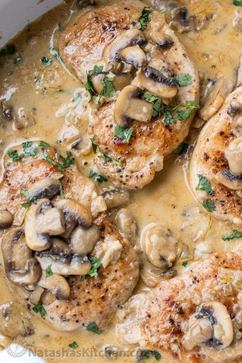 Smothered Pork Chops in Creamy Mushroom Sauce are an easy 30-minute meal. Learn the secret to make juicy pork chops. #porkchops #porkchoprecipes #porkchopsrecipe #porkrecipes #pork #dinner #30minutemeals Recipes With Cream Of Mushroom, Pork Loin Chops Recipes, Roasted Pork Tenderloin Recipes, Smothered Pork Chops Recipe, Boneless Pork Chop Recipes, Pork Chop Recipes Crockpot, Mushroom Pork Chops, Smothered Pork, Easy Pork Chops