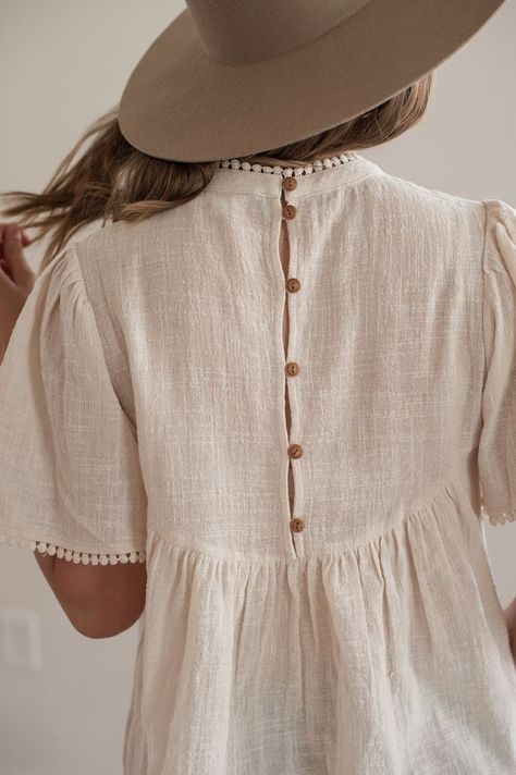 Beige Blond, Wooden Buttons, Linen Dresses, Mode Inspiration, Looks Vintage, Primavera Estate, Top 100, Embroidered Flowers, Modest Fashion