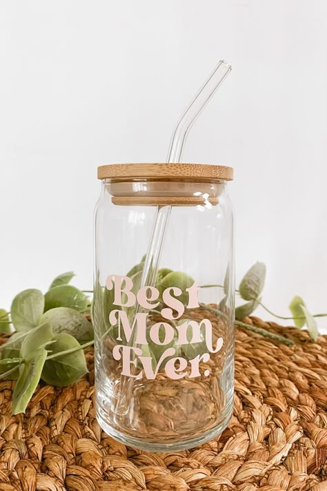 Beer Glass Can, Glass Coffee Cups, Glass Beer, Mother's Day Mugs, Cup Ideas, Best Mom Ever, Cricut Craft Room, Diy Cricut, Glass Cups