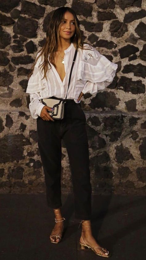 Sincerely Jules Style, Shirts For Women Stylish, Women Work Blouse, Julie Sarinana, Look Boho Chic, Stil Boho, Sincerely Jules, Mode Boho, Business Outfit