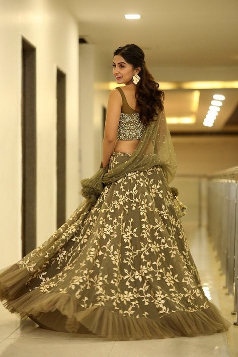 Frill Lehnga Dress, Lhnga Design, Kashmira Pardesi, Designer Lehanga, Net Lehenga Choli, Pastel Trends, Shimmer Blouse, Lehenga Pattern, Lehenga Saree Design