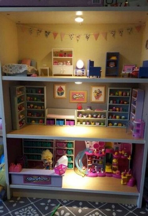 Make a Shopkins Playhouse from a Bookshelf...awesome Upcycle Ideas! Shopkins Storage, Shopkins Bday, Littlest Pet Shops, Old Bookshelves, Shopkins Birthday Party, Shopkins Party, Shopkins Birthday, Kitchen Fun, Old Dressers