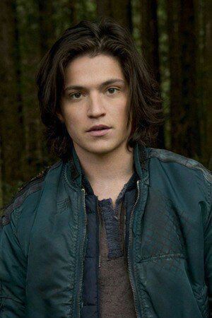 Finn The 100, Finn Collins, Clarke And Finn, Thomas Mcdonell, Netflix Movie List, The 100 Poster, The 100 Characters, The 100 Show, Eliza Taylor