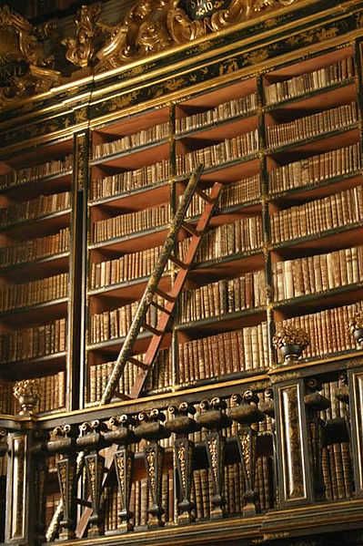 ✍ Bibliophilia sur Twitter : "The Joanina Library (University of Coimbra, Portugal), perhaps the most beautiful university library in the World. http://t.co/EtfG5cuPN2" Portugal Library, Magical Library, Coimbra Portugal, World Library, Old Libraries, Library University, Dream Library, Beautiful Library, Old Library