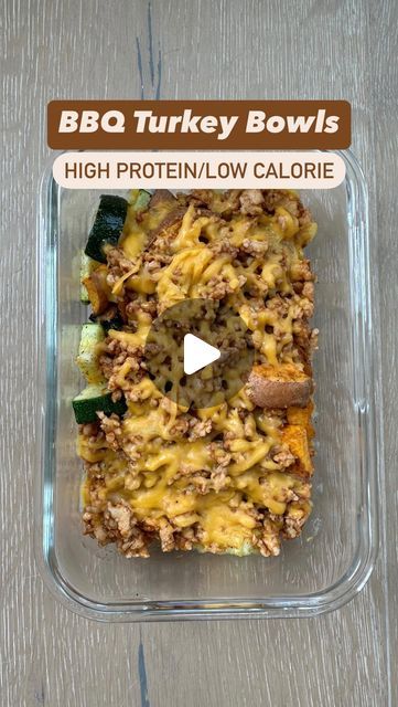 EMMA MONTGOMERY on Instagram: "BBQ Turkey Bowl

High Protein, great for meal prep! Like, save & share! 

You’ll need: 
4oz lean ground turkey (I used 98/2)
200g zucchini 
125g sweet potato 
32g no sugar added Sweet Baby Rays BBQ sauce 
28g reduced fat shredded cheddar cheese 
Salt, pepper, garlic powder 

How to make: 

Dice zucchini and sweet potato into chunks, spray lightly with cooking spray, then salt & pepper. I add sweet potatoes to my air fryer on 400 for 12 minutes. At around the 5-6 minute mark, I add the zucchini into the air fryer with the sweet potatoes. (If you have a dual air fryer, you can cook sweet potatoes 12 minutes, zucchini around 5-6 minutes.)

While those are baking, add 4oz of turkey to a pan and season with salt, pepper and garlic powder. Once brown, drain grease, Ground Turkey Meal Prep, Best High Protein Foods, Sweet Baby Rays Bbq Sauce, Turkey Bowl, Bbq Turkey, Macro Meal Plan, High Protein Low Calorie, Cooking Sweet Potatoes, Macro Meals