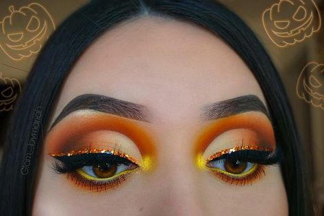 ᴍᴀʀɪᴀʜ ʜᴇʀʀᴇʀᴀ♡ on Instagram: "🎃🍂🎃🍂🎃 - . _________________________________________________________ . . . . Wanted to give y’all all the Halloween/autumn vibes with this look!😩🙌🏻 haven’t played with glitter in a while so I kept it simple✨ hope you guys like it!! . . MAKE-UP DEETS👇🏻 . 🎃 BROWS: @morphebrushes pomade— . . 🍂 EYESHADOW: @baddbeautycosmetics paint me bad palette, @morphebrushes x @cocacola awe together artistry palette— . . 🎃 EYELINER: @revlon liquid pen— . . 🍂 GLITTER LI Fall Makeup Step By Step, Thanksgiving Make Up Ideas, Creative Fall Makeup Looks, Thanks Giving Makeup Ideas, Glam Pumpkin Makeup, Fall Creative Makeup, November Makeup Looks, Makeup Looks Color, Fall Eye Makeup Looks