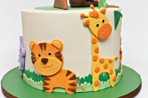 Jungle Safari Cake Jungle Safari Cake, Jungle Birthday Cakes, Safari Baby Shower Cake, Jungle Theme Cakes, Jungle Theme Birthday Party, Boys 1st Birthday Cake, Safari Cake, Baby Boy Birthday Cake, Animal Birthday Cakes