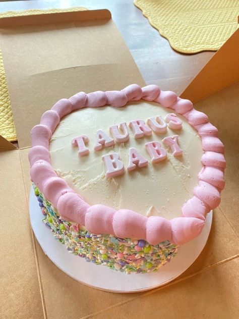 Star Sign Birthday Cake, Taurus Aesthetic Cake, Taurus Cake Ideas Aesthetic, Taurus Birthday Aesthetic, Taurus Birthday Cake Aesthetic, Taurus Bday Cake, Taurus Cakes, Taurus Season Cake, Taurus Cake Aesthetic