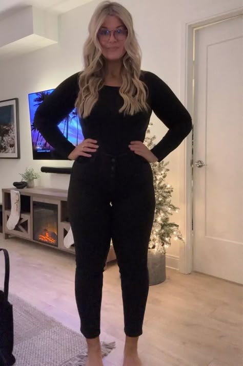 Womens All Black Outfit, All Black Casual Outfit, Black Casual Outfit, Curves Outfit, Curvy Girl Outfits Summer, Girl Outfits Summer, Fashion Outfits Spring, Simple Work Outfits, New Wardrobe Ideas