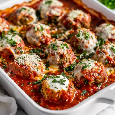 Simple Oven Baked Ricotta Meatballs - Krystel's Cooking Easy Salad Lunch, Oven Meatballs, College Meal Prep, Meatballs Sauce, Balanced Dinner Ideas, Easy Mediterranean Recipes, Ricotta Meatballs, College Meal, Balanced Dinner