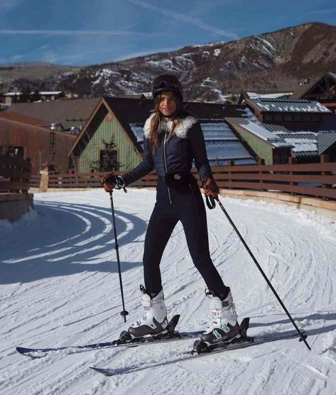 Ski fashion and ski outfit ideas for stylish women that want to look snow bunny cute to hit the slopes for winter 2019 - 2020. What will you wear to ski this year? Here are some ski outfit ideas for inspiration. Great for snowboarding, apres ski, Aspen, Vail, and beyond. Stay warm by adding chic layers in all black, all white, or a pop of neon color. Add a helmet, ski mask, and sun shades to match. Ski Coats For Women, Snowboard Outfits For Women, Cute Ski Outfits For Women, Cute Ski Outfits, Womens Ski Outfits, Ski Outfit For Women, Ski Fits, Ski Outfits, Ski Bunnies