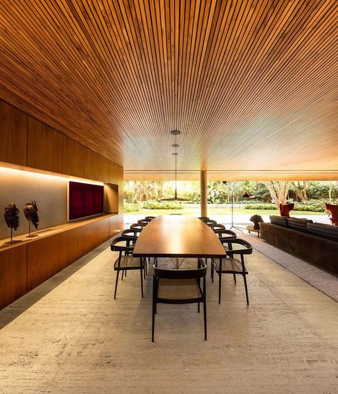 Brazilian Modernism: The Ramp House by Studio MK27 - Mid Century Home Ramp House, Brazil Houses, Studio Mk27, Orange Box, Large Homes, Mid Century House, Interior Design Studio, Home Studio, House Inspiration