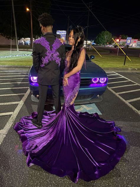 Purple And Silver Prom Dresses, Cute Prom Colors, Dark Purple Prom Couple, Red And Silver Prom Dress, Purple Prom Dresses Black Women, Black And Purple Prom Dress, Prom Outfits Couples, Purple Prom Couple, Prom Purple