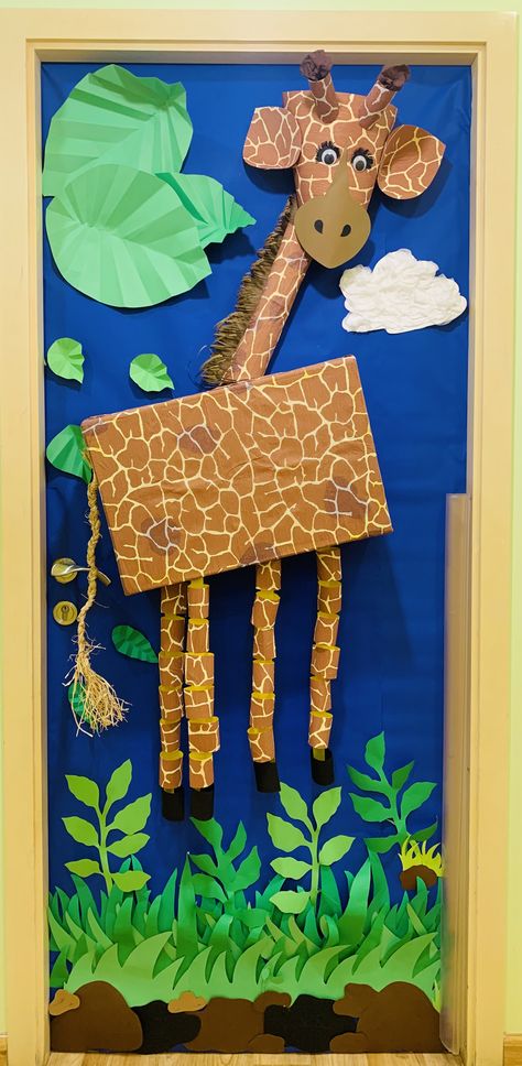 Classroom Birthday Wall, Giraffe Classroom, Giraffe Room, Jungle Classroom, Classroom Birthday, Class Theme, Birthday Wall, Australia Animals, Classroom Display