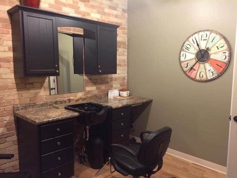 Salon Station With Shampoo Bowl, Salon Wet Station, Salon Sink Station Ideas, Cosmetology Business, Hair Salon Stations, Salon Sink, Shampoo Bowls Salon, Salon Designs, Small Salon