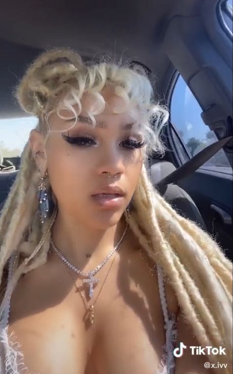 Faux Locs With Bangs, Locs With Bangs, Blonde Locs, Character Hair, Growing Out Hair, Cute Box Braids, Blonde Box Braids, Faux Locs Hairstyles, Curly Bangs