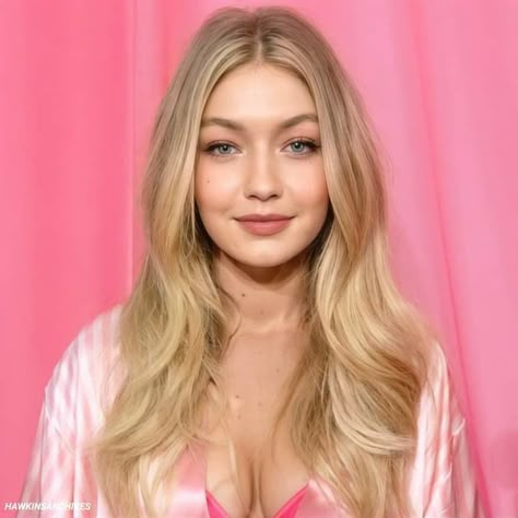 Gigi Hadid Hair, Gigi Hadid Pictures, Rose Pink Hair, Gigi Hadid Street Style, Bronze Hair, Mohawk Hairstyles, Blowout Hair, Blonde Hair Looks, Black And Blonde