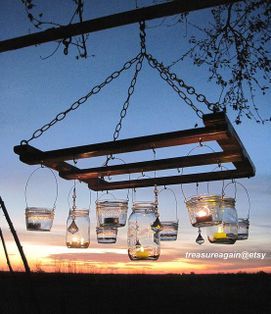 Kattokruunu Diy, Mason Jar Chandelier Diy, Diy Candle Lantern, Simple Garden Furniture Ideas, Chandelier Diy, Upcycled Lighting, Outdoor Pallet Projects, Wedding Jars, Diy Luminaire