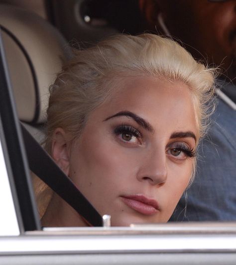 Her face 😍🔥💋 Joanne Lady Gaga, Lady Gaga Photos, Lady Gaga Pictures, No Makeup, Chrissy Teigen, A Star Is Born, Fashion Photoshoot, American Singers, Girl Crush