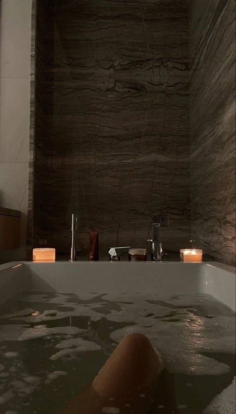 777 Alternative Luxe, Aesthetic Bath, Bath Aesthetic, Spa Night, Luxury Lifestyle Dreams, Dream Apartment, Dream Lifestyle, Dream Bathroom, Perfect Life