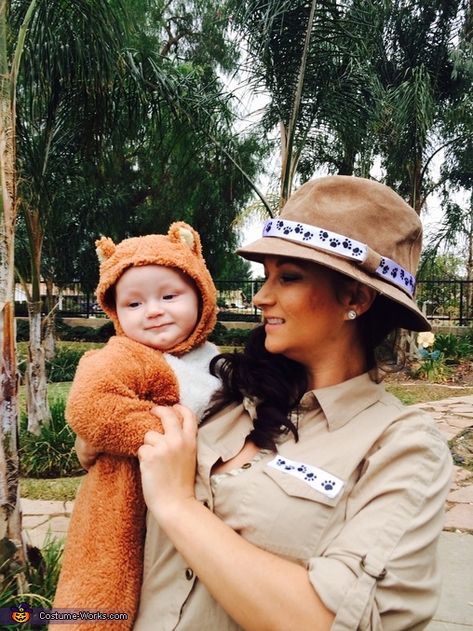 Zoo Keeper Costume Women, Family Zoo Keeper Halloween Costumes, Zookeeper Family Costume, Zoo Keeper Halloween Costume, Diy Zookeeper Costume, Zoo Keepers Family Costume, Zoo Keeper Costume, Parade Costumes, Zoo Photos