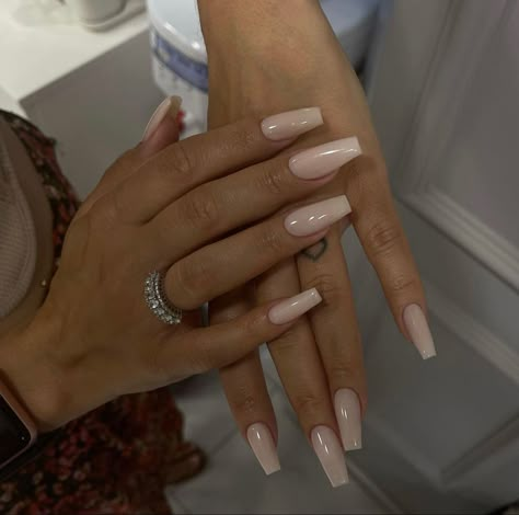 Trendy Neutral Nails Coffin, Light Beige Nails Acrylic, Ballerina Nails Long Classy, Beige Square Nails, Minimalist Nails Ballerina, Nude Nails Ballerina, Medium Nude Nails, Long Neutral Nails, Nude Tapered Square Nails