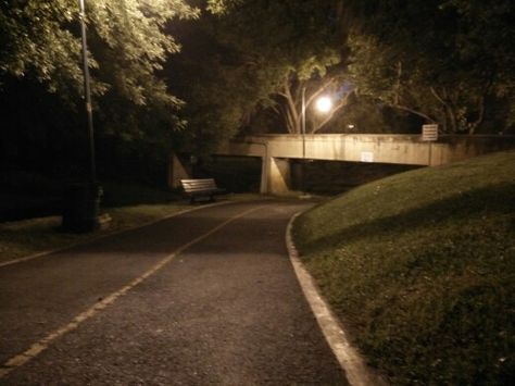 Modern Bungalow Exterior, Miss Florida, Retro Images, Visual Aesthetics, Dark Photography, Night Aesthetic, City Aesthetic, Night Time, Dark Aesthetic