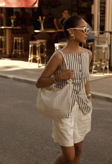 Julie Sarinana, Long Waistcoat, Polished Casual, Striped Vests, Sincerely Jules, Moda Paris, Money Aesthetic, Old Money Aesthetic, Casual Chic Style