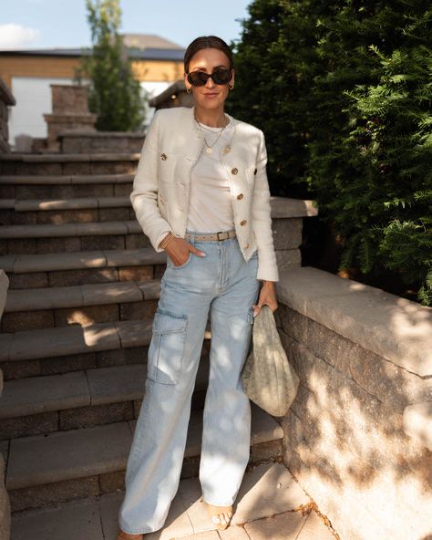 Trend Alert: Cargo Pants - Karina Style Diaries Style Denim Cargo Pants, High Waist Cargo Pants Outfit, Work Cargo Pants Outfit, Trendy Cotton Cargo Jeans, Chic Spring Cotton Cargo Jeans, Cargo Jean Outfits, Chic Cargo Style Cotton Jeans, Styling Cargo Pants, Cargo Denim Pants Outfit