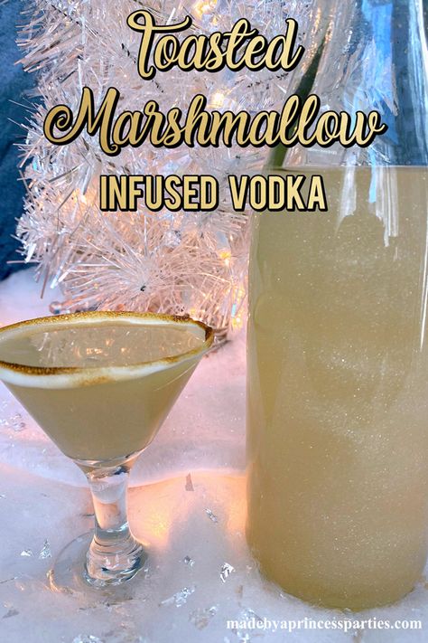 If your favorite part of s'mores is the toasted marshmallow then you will love this toasted marshmallow vodka recipe. Real marshmallows toasted with a kitchen blow torch make this concoction rich, creamy, and delicious! Marshmallow Vodka Recipes, Toasted Marshmallow Cocktail, Marshmallow Drink, House Cocktails, Marshmallow Vodka, Diy Alcohol, Apple Vodka, Pear Vodka, Summer Vodka Cocktails