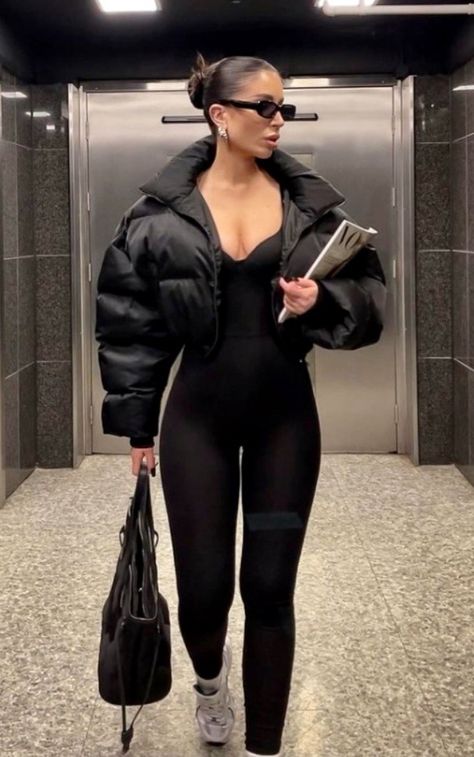 Baddie outfit Baddie Outfits For Winter, Baddie Winter Outfits, Catsuit Outfit, Womens Winter Fashion Outfits, Looks Pinterest, Classy Winter Outfits, Bella Hadid Outfits, Comfortable Clothes