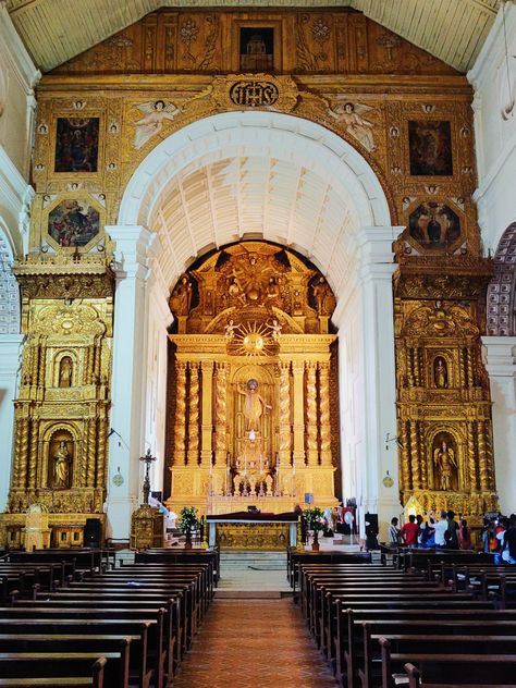 The beautiful church know as the ‘Basilica of Bom Jesus’ located in Goa, India. Basilica Of Bom Jesus Goa, Upsc Strategies, Goa Church, Goa Trip, Catholic Aesthetic, Goa Travel, Church Aesthetic, Pool Photography, Bodybuilding Pictures