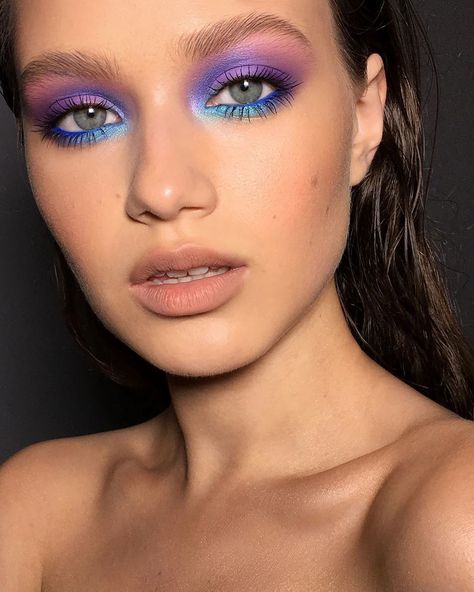 NABLA Cosmetics on Instagram: “Which emoji would you use to describe this ethereal look? ✨Comment below to let us know! 📝 - @avoevodina created it featuring our Dreamy…” Carnaval Make-up, Editorial Make-up, Kristina Webb, 80s Makeup, Purple Makeup, Smink Inspiration, Green Makeup, Beauty Make-up, Colorful Eye Makeup