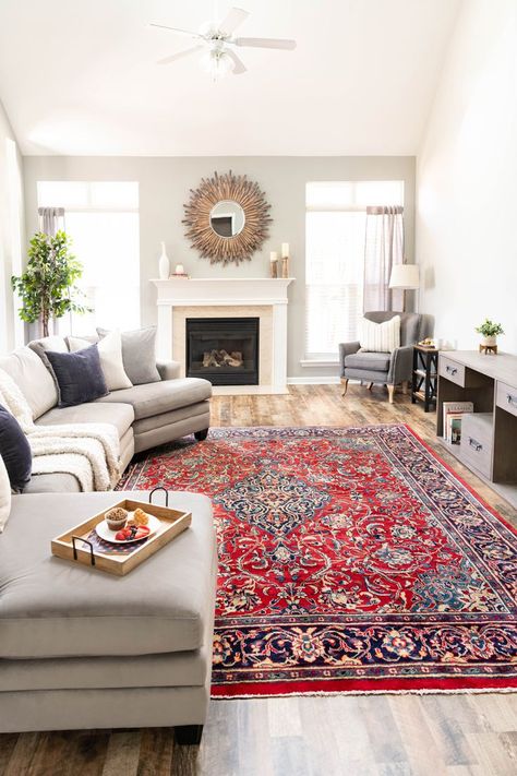 Red Persian Rug Living Room, Living Room Red Rug, Persian Carpet Living Room, Red Rug Living Room, Persian Rug Living Room, Red Persian Rug, New House Living Room, Living Room Decor Inspiration, Living Room Red